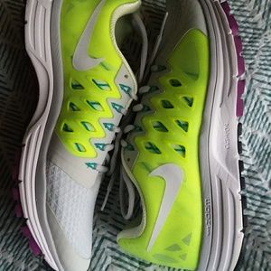 💚💚 Women's Nike Zoom Vomero 9